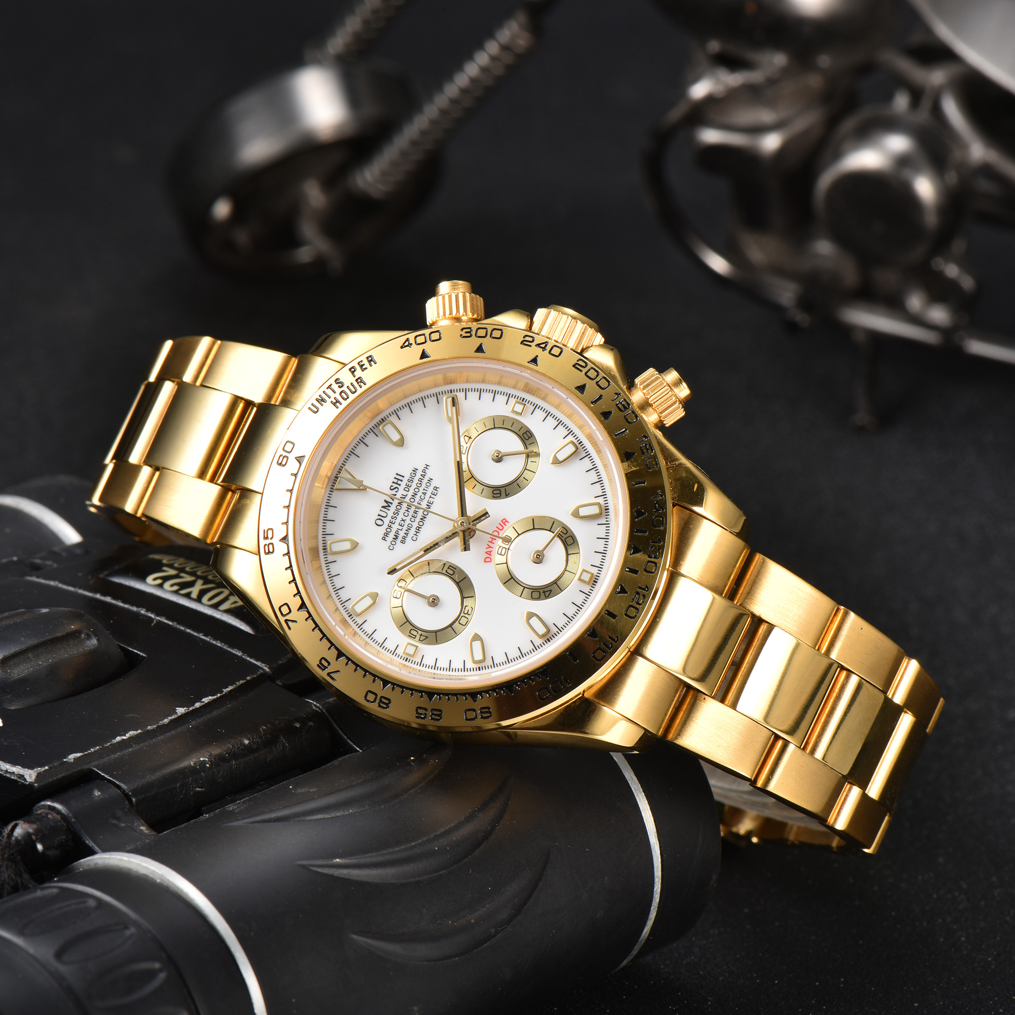 39mm VK63 watch Gold Stainless - مراجعة Stainless Bracelet Diver وسعره