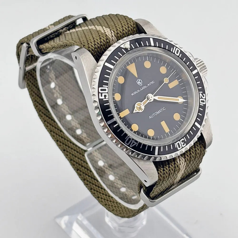 NH35 vintage 40mm sapphire gla - مراجعة Tropic Strap Vintage وسعره
