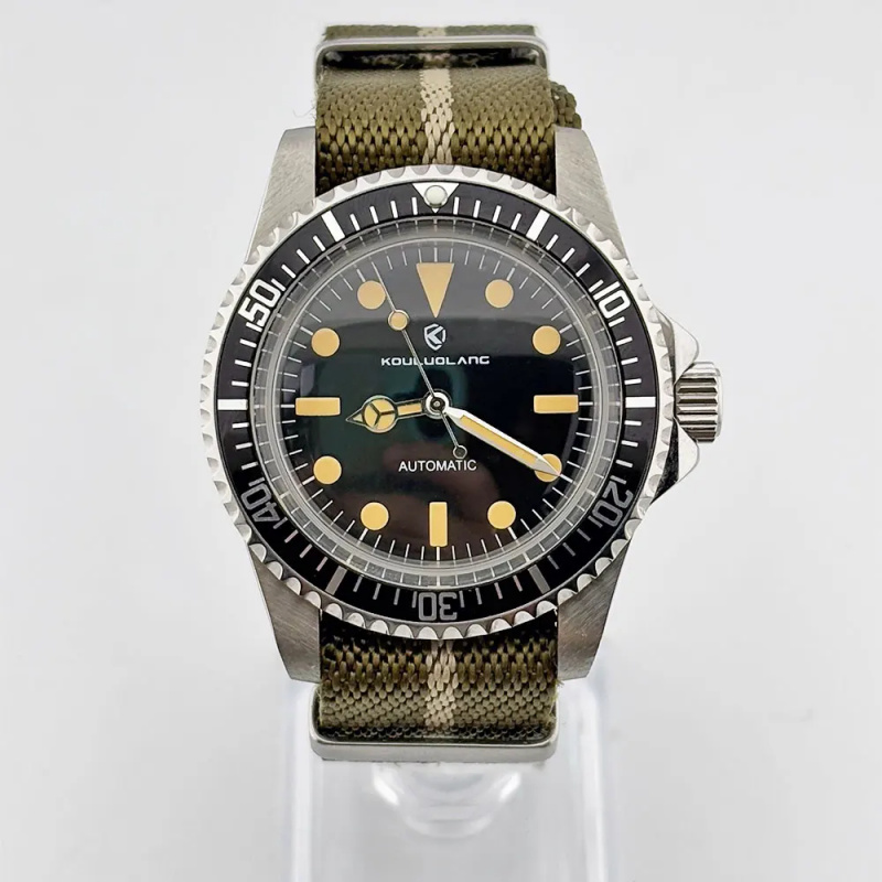 NH35 vintage 40mm sapphire gla - مراجعة Tropic Strap Vintage وسعره
