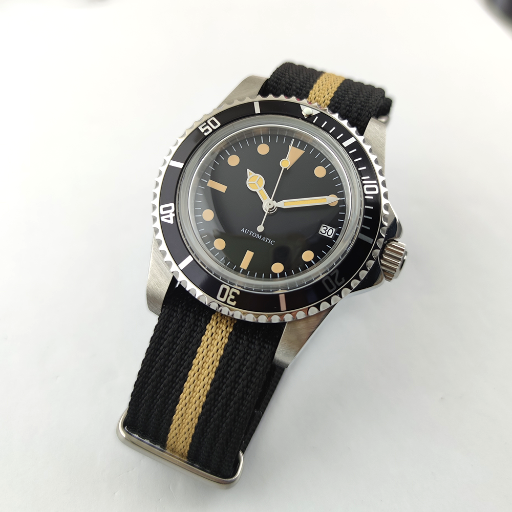 Vintage Diver Automatic Watch  - مراجعة Tropic Strap Vintage وسعره
