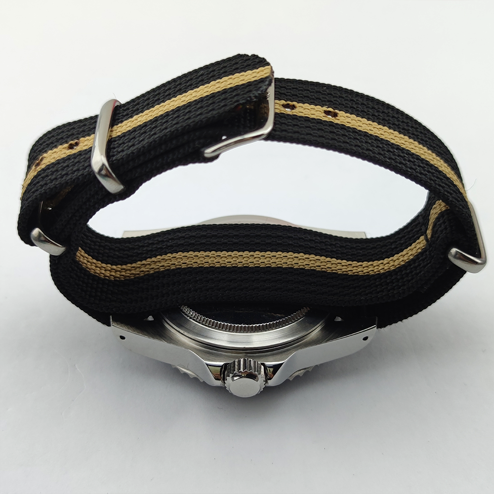 Vintage Diver Automatic Watch  - مراجعة Tropic Strap Vintage وسعره