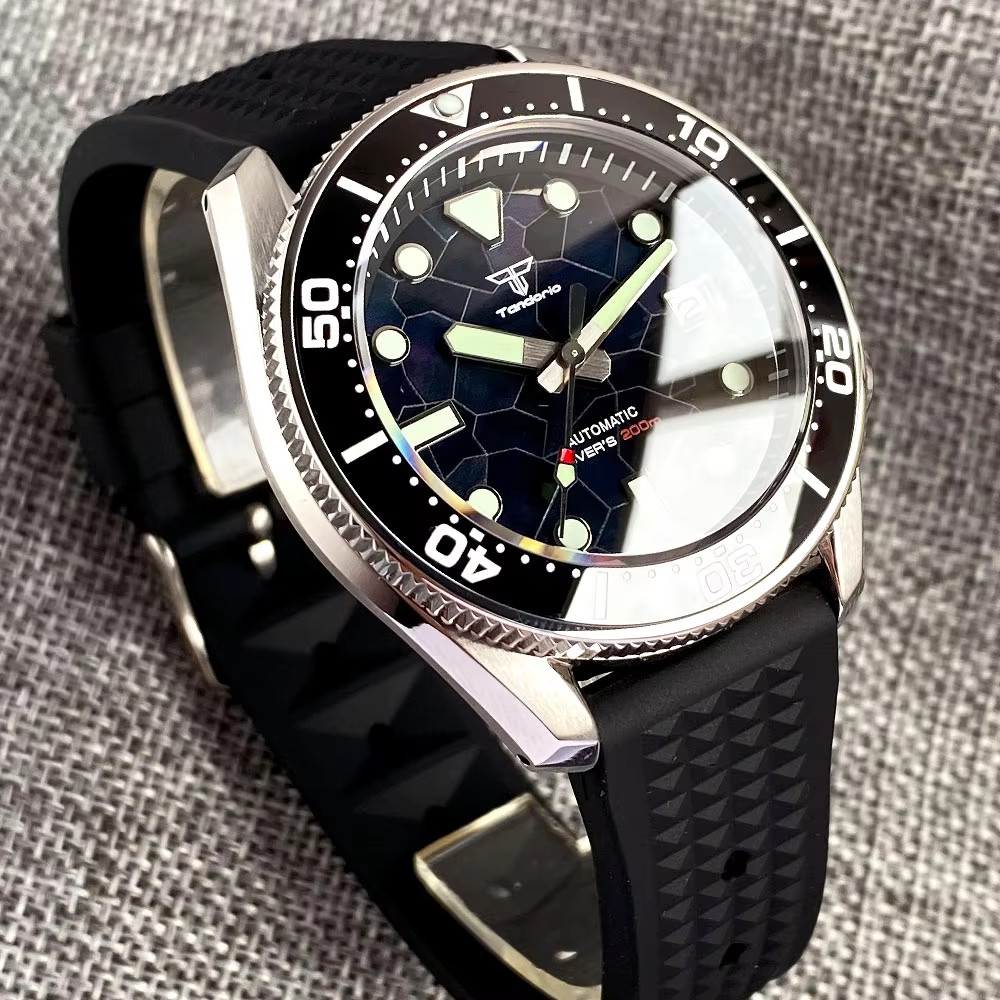 Tandorio 42.5mm Japan NH35A Au - مراجعة Rubber Strap Diver وسعره