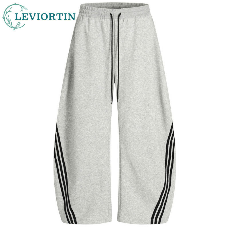 Men's trendy streetwear style, - مراجعة Curved Spring Bar وسعره