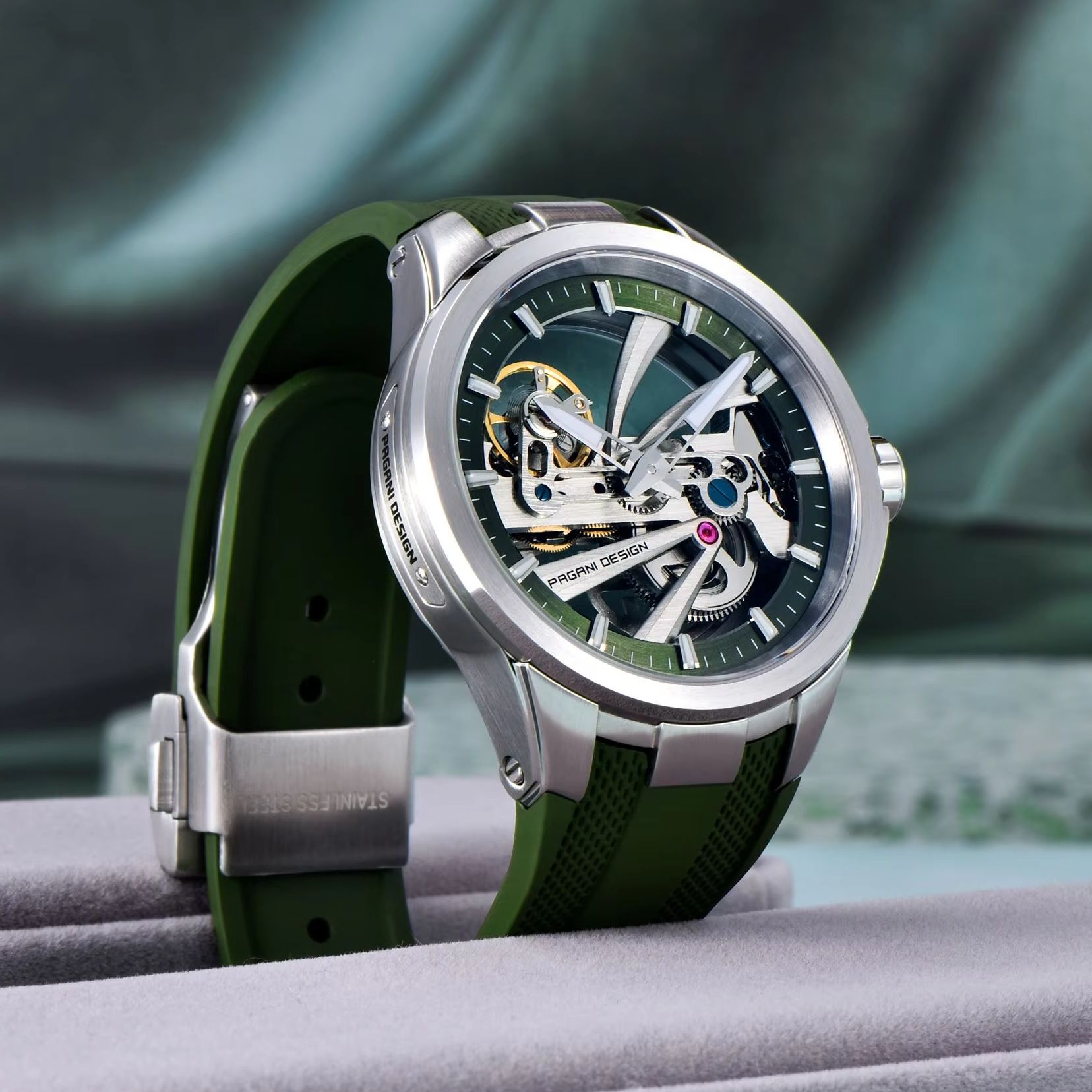 Green Skeleton PAGANI DESIGN P - مراجعة Rubber Strap Diver وسعره