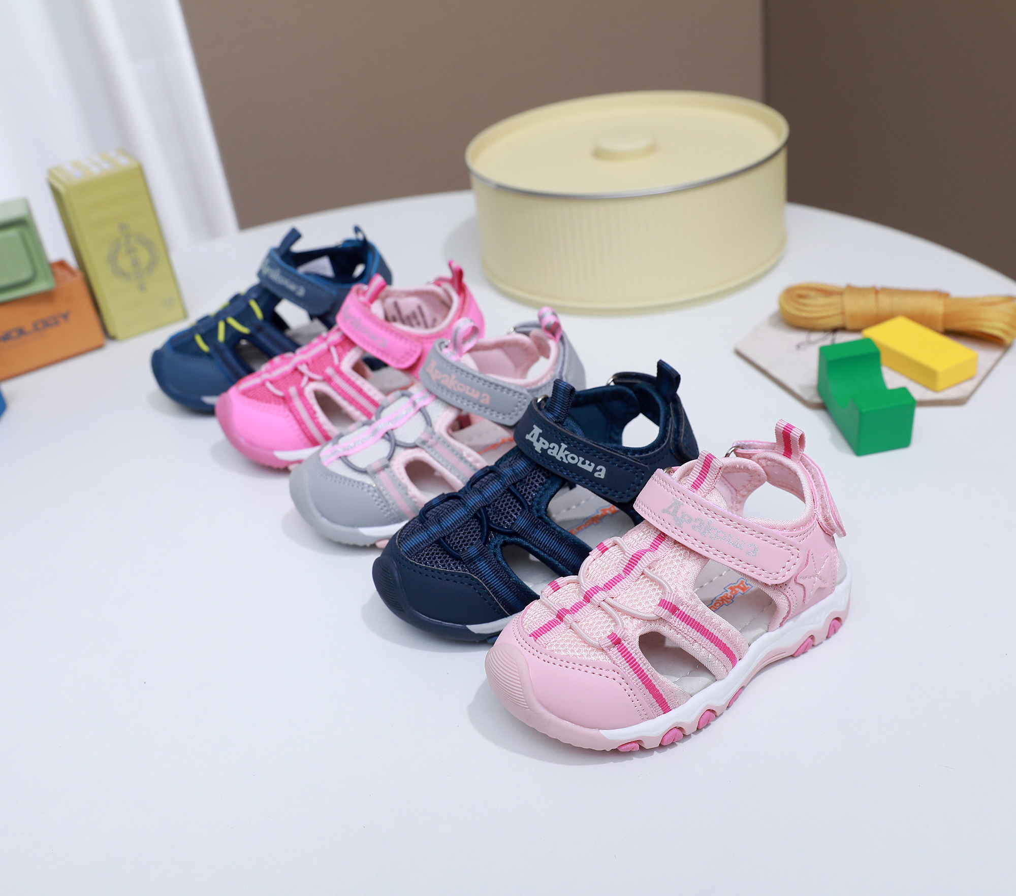 New Summer Children's Closed-T - مراجعة Sport Loop Velcro وسعره
