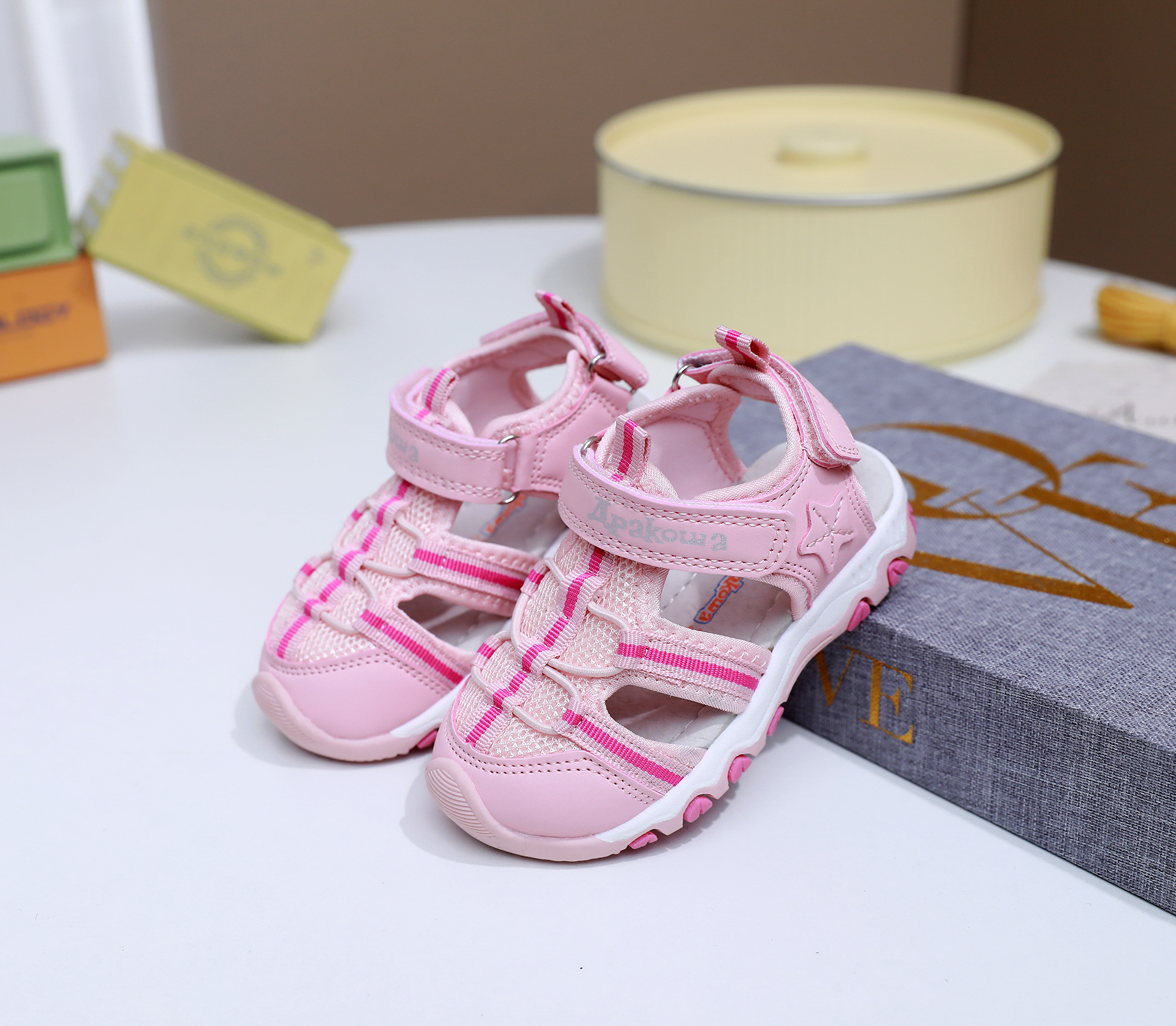 New Summer Children's Closed-T - مراجعة Sport Loop Velcro وسعره