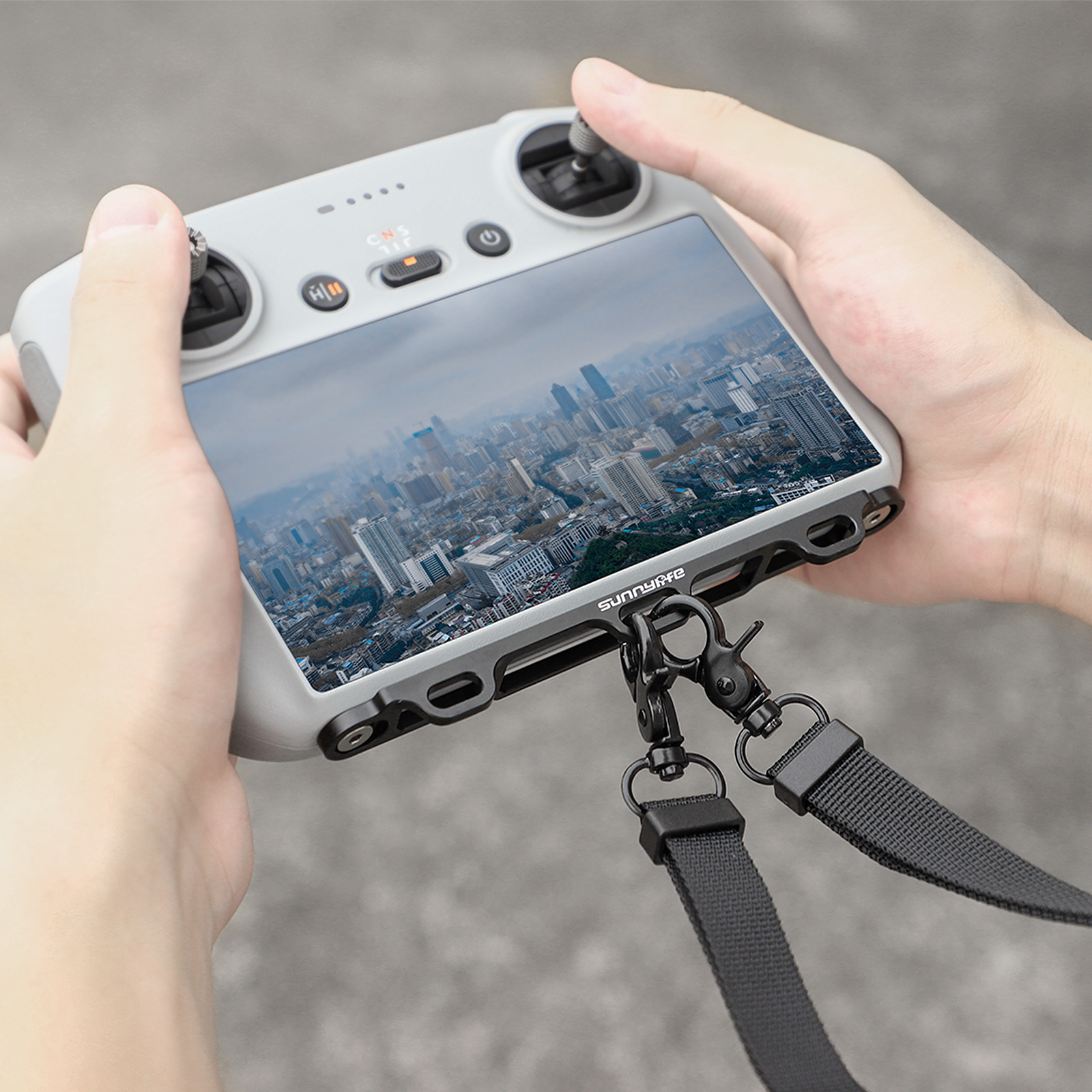 Sunnylife Mavic 4 Pro/Air 3S R - مراجعة Leather Strap Quick Release وسعره