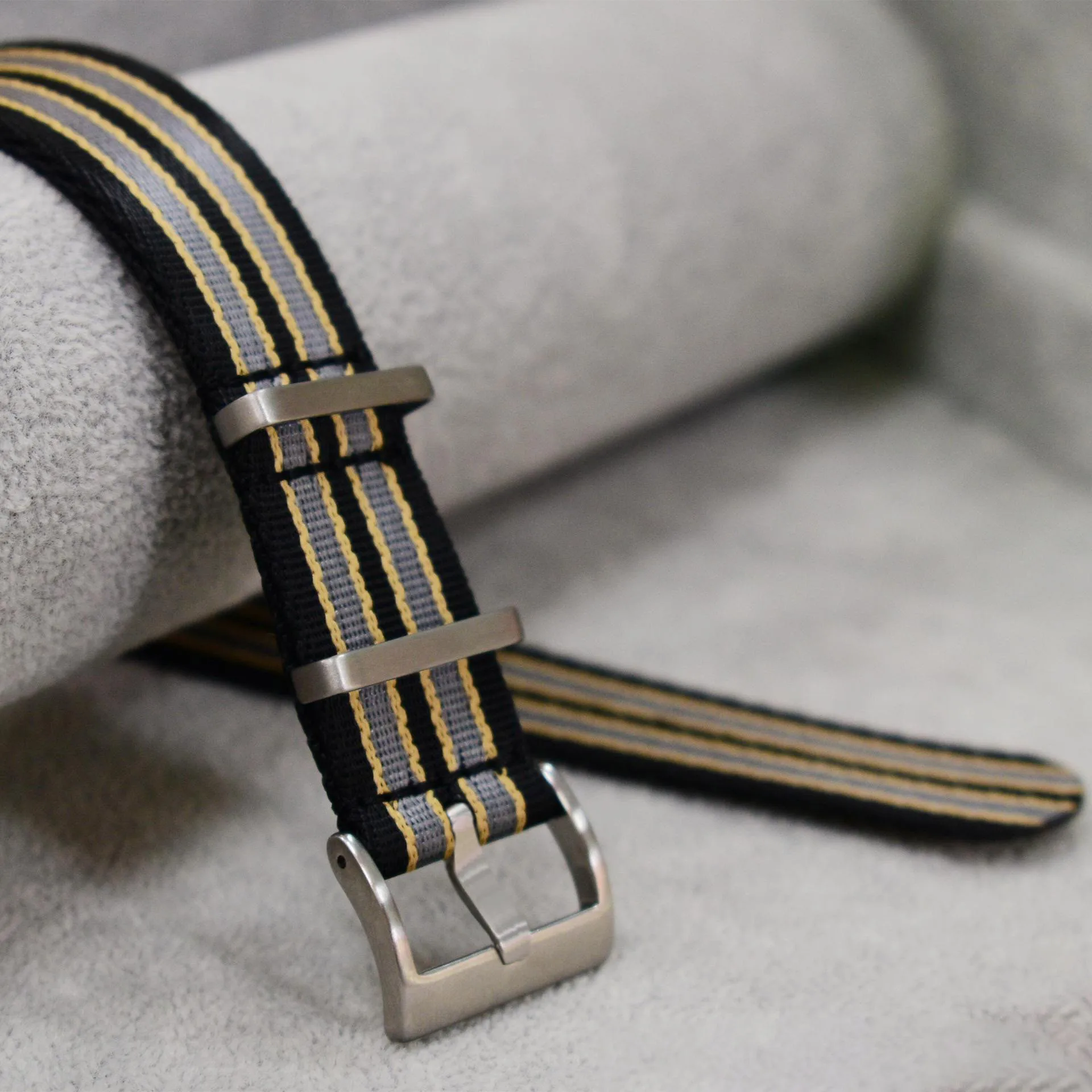 20mm Nylon Watch Strap for Ome - مراجعة Nato Strap Nylon وسعره