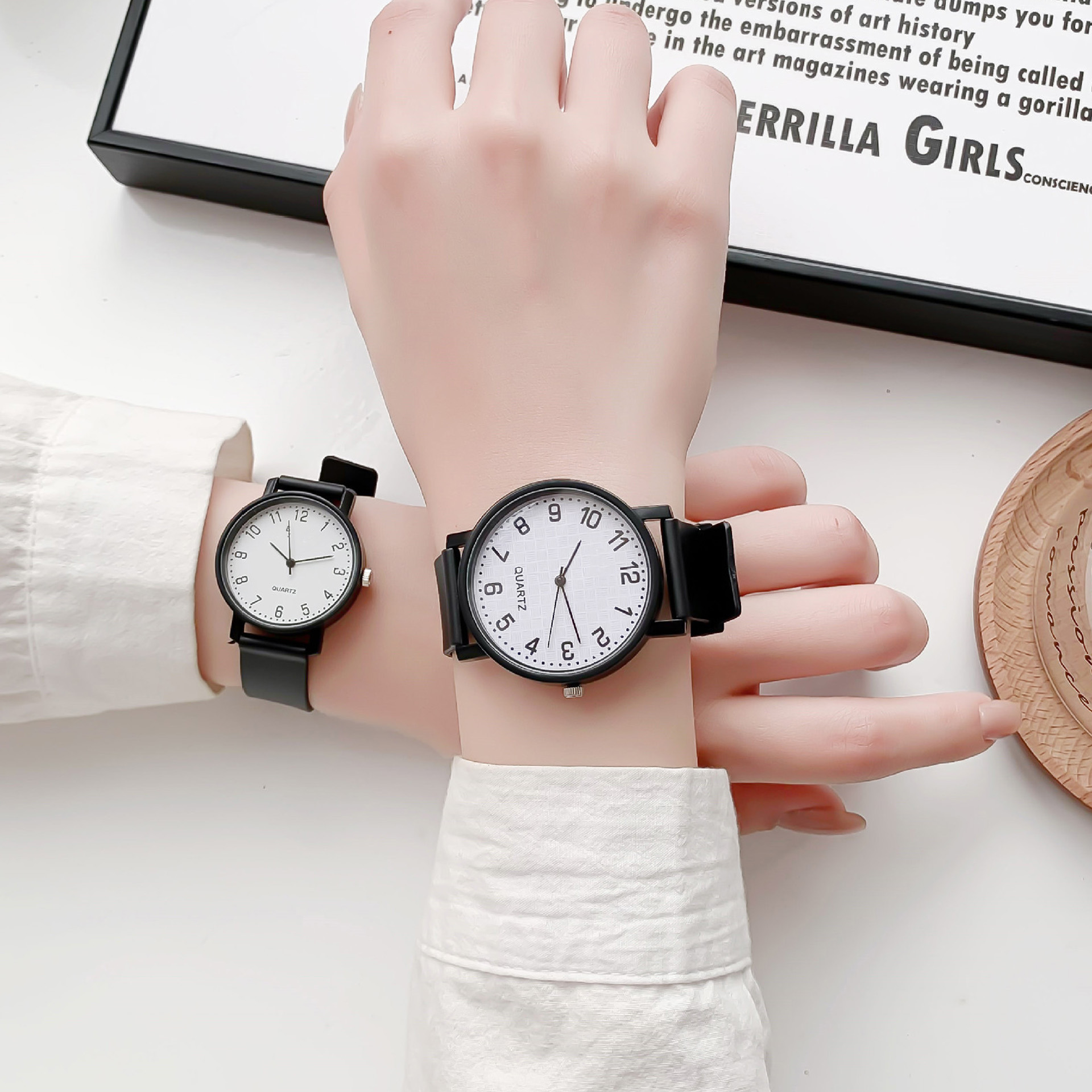 Simple Black Watch Quartz Watc - مراجعة Silicone Band Women وسعره
