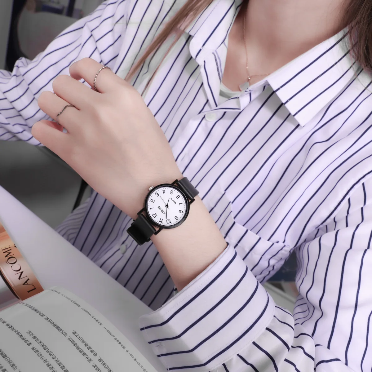 Simple Black Watch Quartz Watc - مراجعة Silicone Band Women وسعره